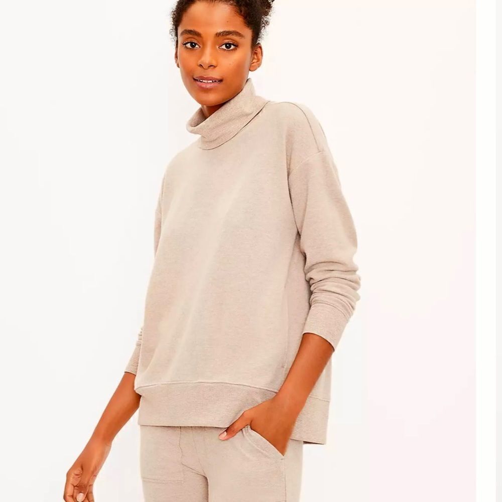 Lou & Grey NWT New Brushed Up Turtleneck Oversized Pocket Top Small
